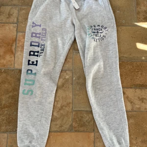 Mjukisbyxor *xs* - De är i nyskick. Lite tjockare och otroligt sköna 