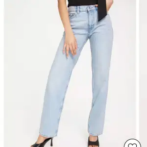 Jeans från Gina tricot, low straight jeans. Storlek 36 🩵