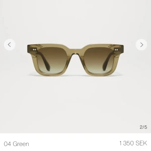 Chimi 04 solglasögon  - Chimi 04 solglasögon i super bra skick, använda fåtalet gånger!💕