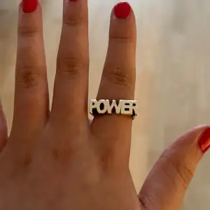 Power ring från L8hasselblad!💕 köpt för 950kr från början!
