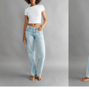 Low straight jeans - Low straight jeans från Gina tricot i storlek 34, lite korta på mig som är 177, knappt använda