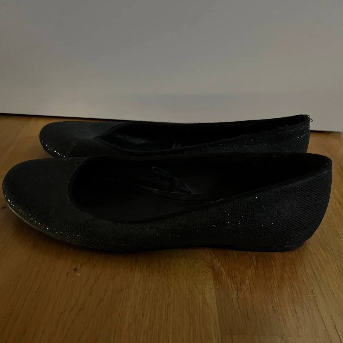 Glittriga ballerinaskor