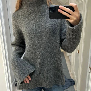 Grå stickad tröja - Supermysig mörkgrå stickad tröja 