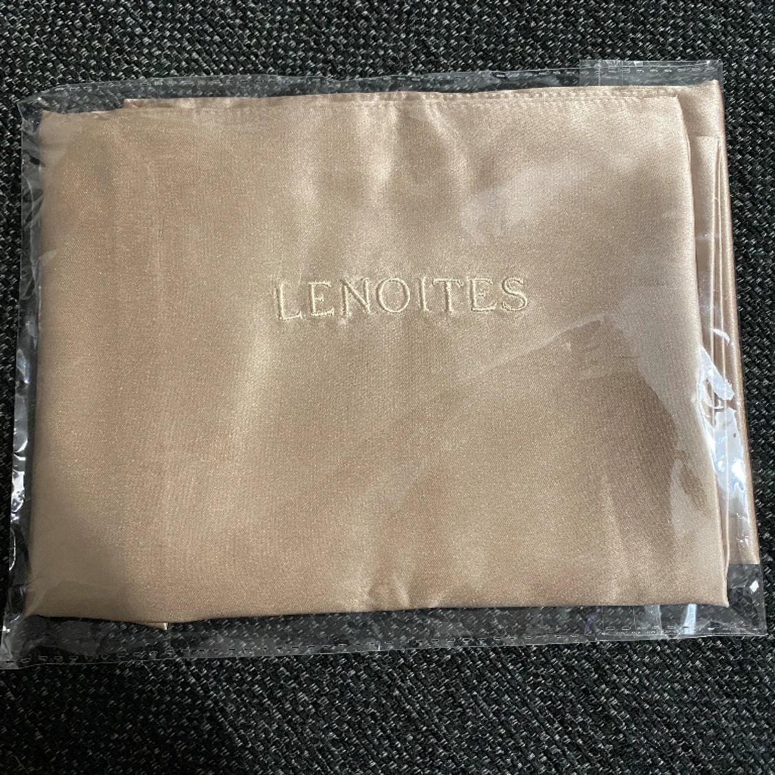 Silkesörngott från Lenoites