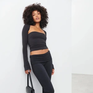 Söt topp 🩷 - Säljer denna fina topp jag inte kommer till användning, endast använd 1 gång  🌸 Säljer för 180kr då den är precis som ny! 