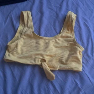 Gul bikini topp  - Köpt från hm💗