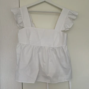 Volang topp - Köpt på paolin.se! Aldrig använd, säljer då den inte passade mig!