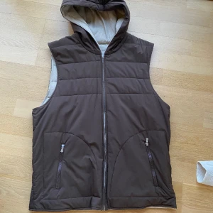 Gran sasso väst - Gran sasso väst strl 48, (s-m), nypris 4500. Aldrig använd. 1500