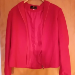 Fendi Röd kavaj - Fendi kavaj , i bra skick 