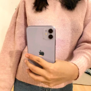 Stickad tröja - En söt rosa stickad tröja, använd ett fåtal gånger. Dags för den å säljas!