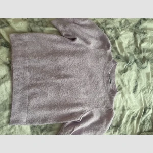 Veromoda tröja - Säljer denna otroligt fina trekvartströjan. Använd ett par gånger därav priset. 💕 Öppen för prisförslag