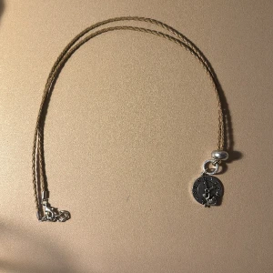 Lång Grunge halsband - Snyggt långt grunge halsband med metall ⭐️ inga defekter 