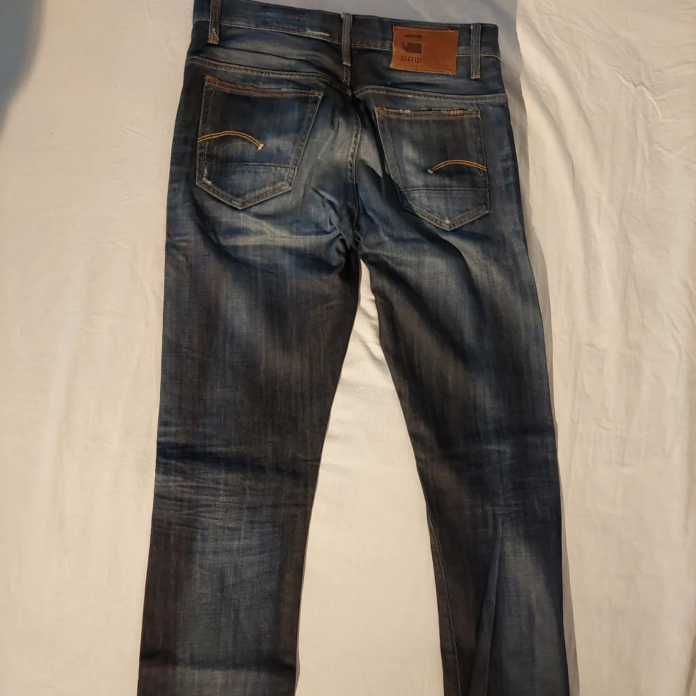 175cm längd Helt okej skick Slim fit. Jeans & Byxor.