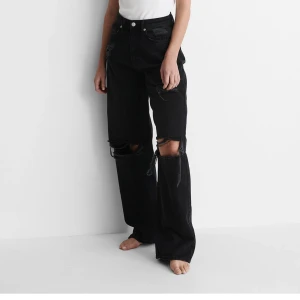 Vida håliga jeans stl 34 - Vida jeans från NAKD, köpta för 549 kr.