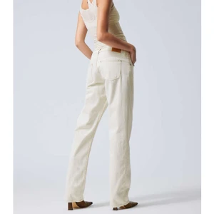 weekday low arrow jeans - Populära weekday jeans  23/34