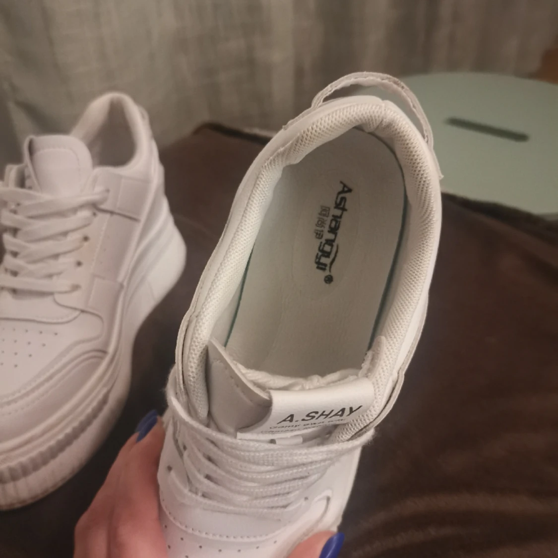 Snygga vita platåsneakers - 90