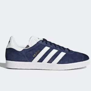 Fina adidas gazelle i bra skick💙💙