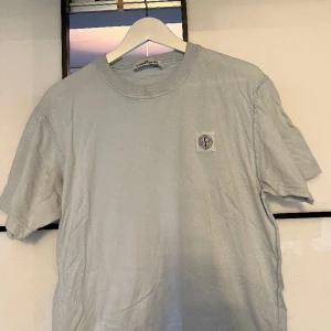 Stone island t-shirt  - Bra stick 