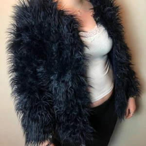 Svart pälsjacka - 😍😍Så sjukt snygg och lyxig!