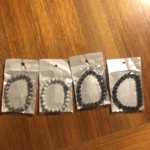 Armband - Snygga grisch armband med olika färger alla sälja för 40 kr