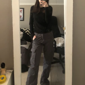 Cargobyxor - Dessa cargobyxor från Zalando, säljer pga för små. Nypris 500, i nyskick