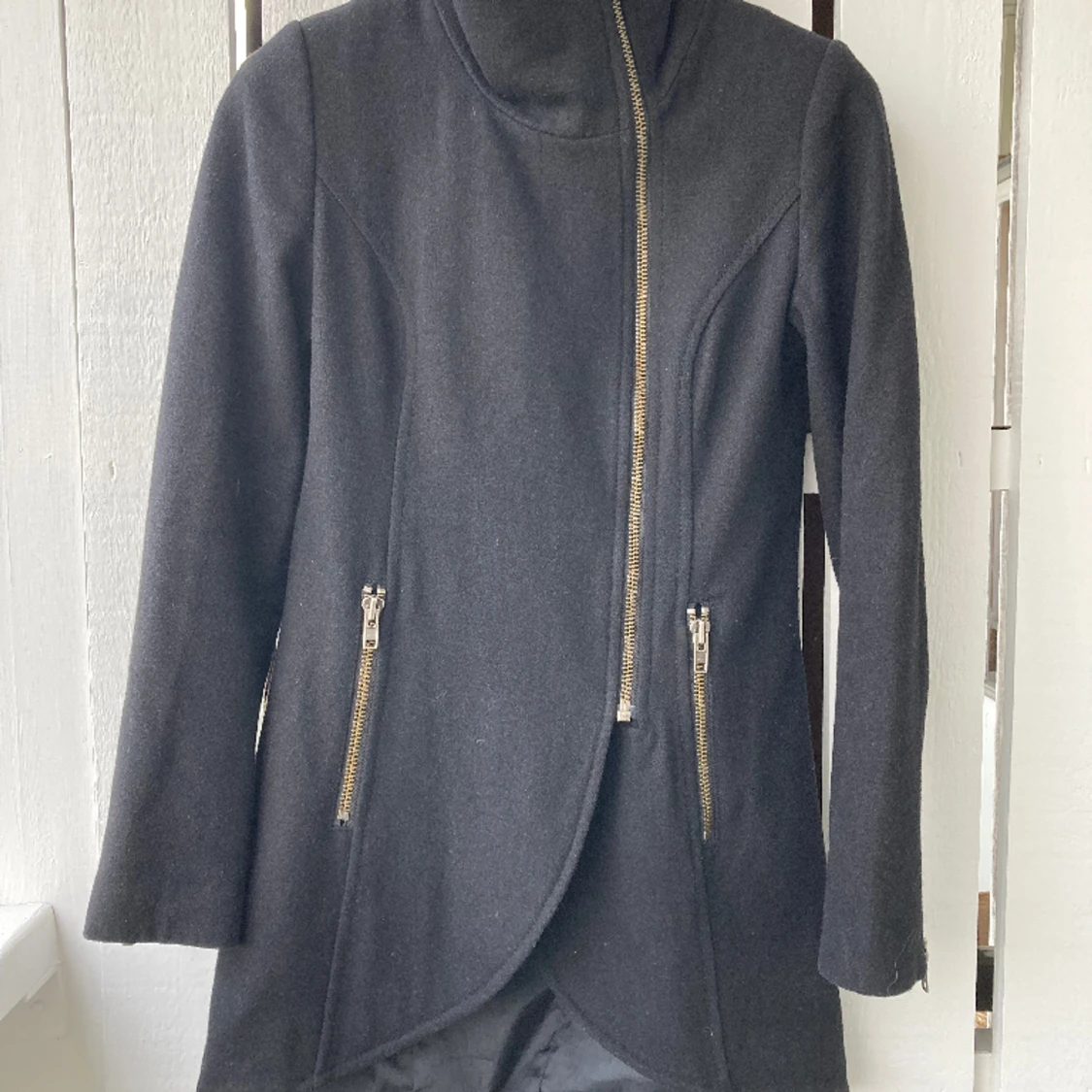 Jättesnygg figurnära jacka