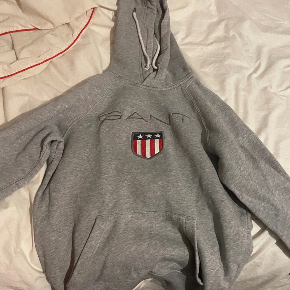 Grå Gant hoodie