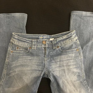 Lågmidjade jeans - Så fina lågmidjade jeans💕 passar någon som är 160 eller kortare