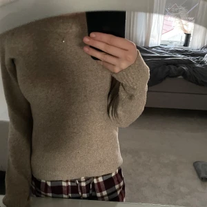 Stickad tröja - Den populära tröjan från vero Moda, storlek S, tror jag köpte för 280kr