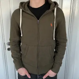 Ralph Lauren zip hoodie i fint skick Sparsamt använd Nypris 1700-2000 