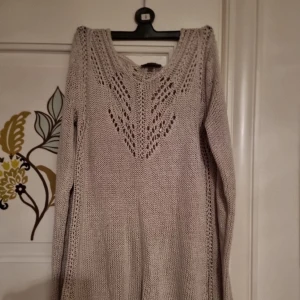 Stickad tröja - Stockad tröja storlek 32/34..använd men fint skick Frakt tillkommer postens påse M 