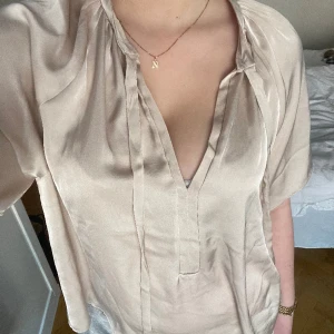 Satin blus - Superfin men anvönds inte💓💓