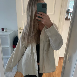 Tunn vårkappa💕 - En superfin tunnare kappa, superfin nu till våren💕passar xs-m