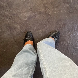 Ballerina skor  - Snygga skor utan klack. Köpta secondhand men i fint skick💗 Aningen små för deras storlek