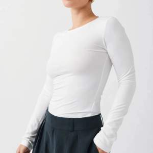 Jätteskön tröja från Gina från kollektionen soft touch, storlek S. Sparsamt använd då modellen inte riktigt var min stil. Nypris 199, säljer för 100kr! 🤍 