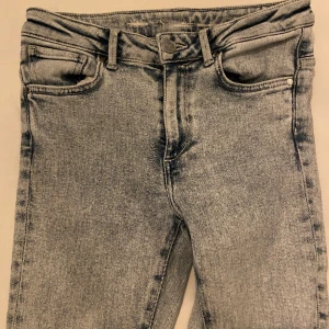 Jeans S  - Fint skick, stretchiga i materialet 