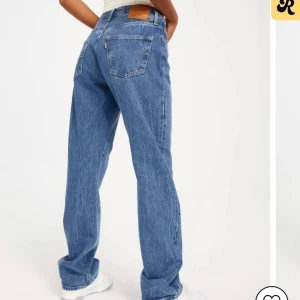 Levi’s 501 ’90s - Mycket fint skick, endast använda ett fåtal gånger. Storlek W27 L30 ✨ordinarie pris 1400kr säljer för 599 