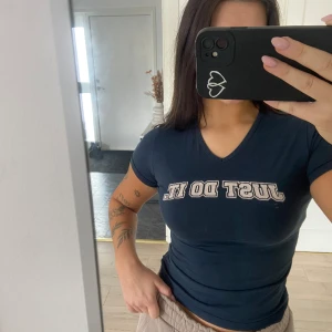 Nike tröja - Fin tröja från nike, stretchig så passar xs-m💙