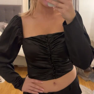 Festtopp - Skitsnygg fest topp från GinaTricot🤩