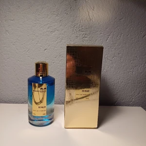 Mancera so blue - Mancera so blue riktigt fräsch doft. Ungefär 110-115 ml kvar. Kan gå ner i pris vid snabb affär.