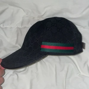 Gucci keps - Helt ny har inte använt den, pris kan diskuteras 