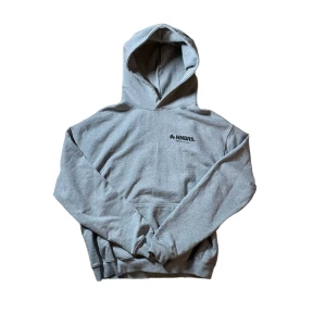 Nmbrs Creative Studio Oversized Hoodie  - Säljer denna Oversized Nmbrs Hoodie I Storlek M  inga Defekter eller fläckar skriv gärna om ni har några ytterligare frågor 🧑‍🦽     🏃🏿‍♂️
