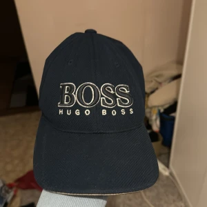 Hugo Boss keps - Använder inte längre har för många kepsar