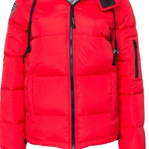 d brand jacka  - säljer min d brand jacka, nypris 1999kr säljer gör 600kr🎀