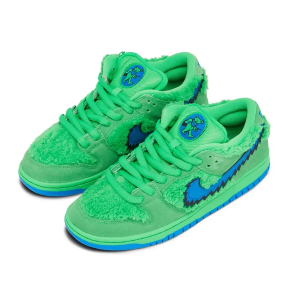 Skit coola Nike skor med fickor där man kan gömma saker, har aldrig använt dessa så de är i väldigt fint skick. Kan användas för dam och herr. Kengät.