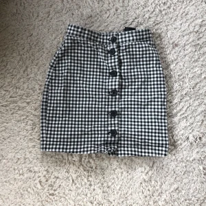 Rutig kjol - Jätte fin rutig kjol (strl xxs) väldigt bra skick!💕