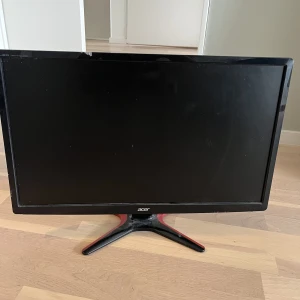 Dator skärm - Säljer min acer 60 hertz skärm. Funkar väldigt bra. Passar perfekt till en dator eller ps4/5.