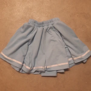 Blå kawaii kjol - Storlek; SMALL/MEDIUM