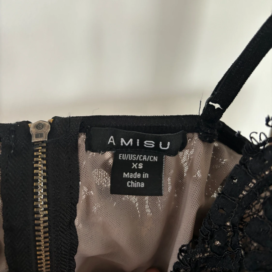 Svart spetströja  - 91