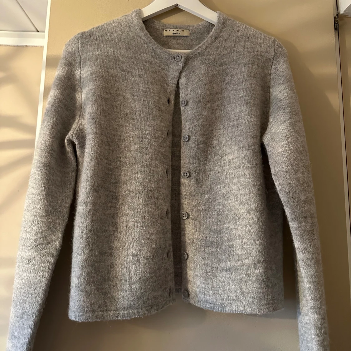 stickad kofta ginatricot - 90